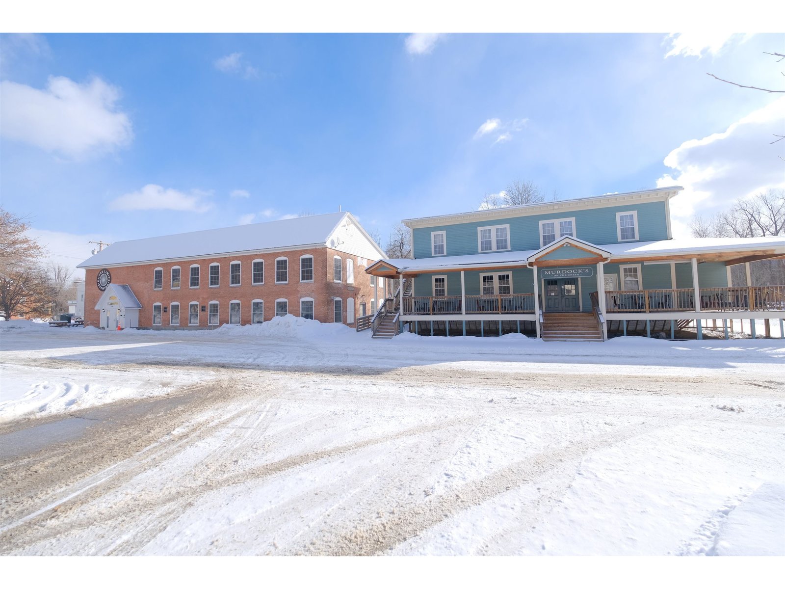 Restaurant and brewery in town
