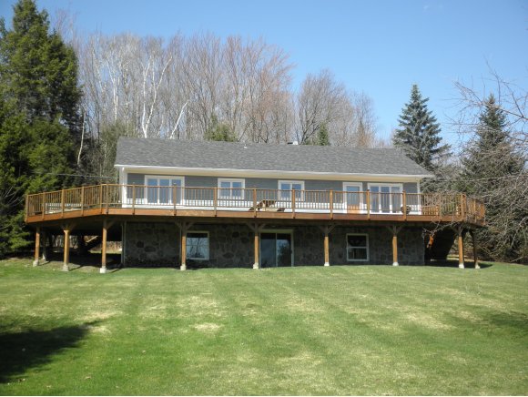 82 Churchill Lane