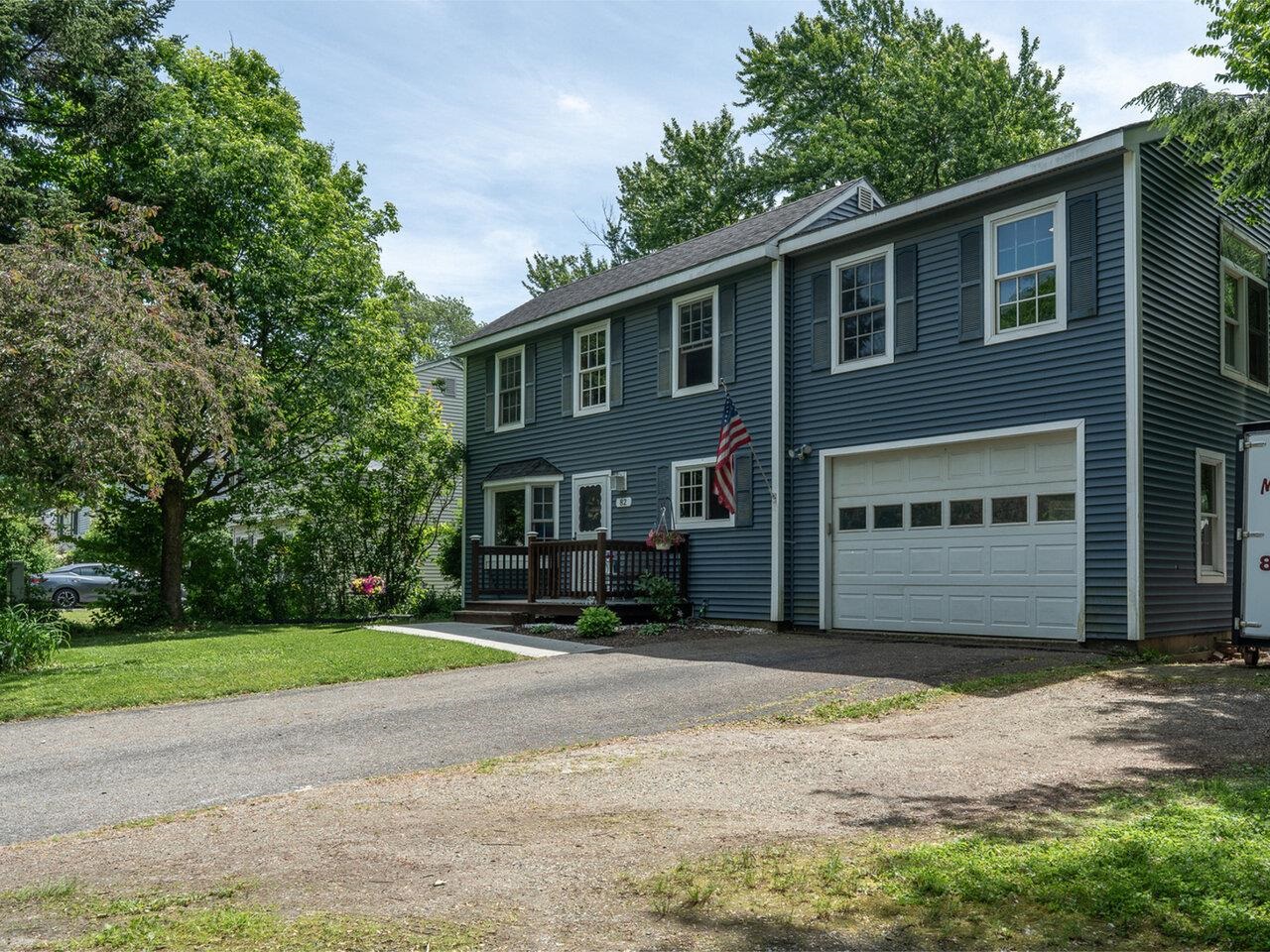 82 Oakwood Drive