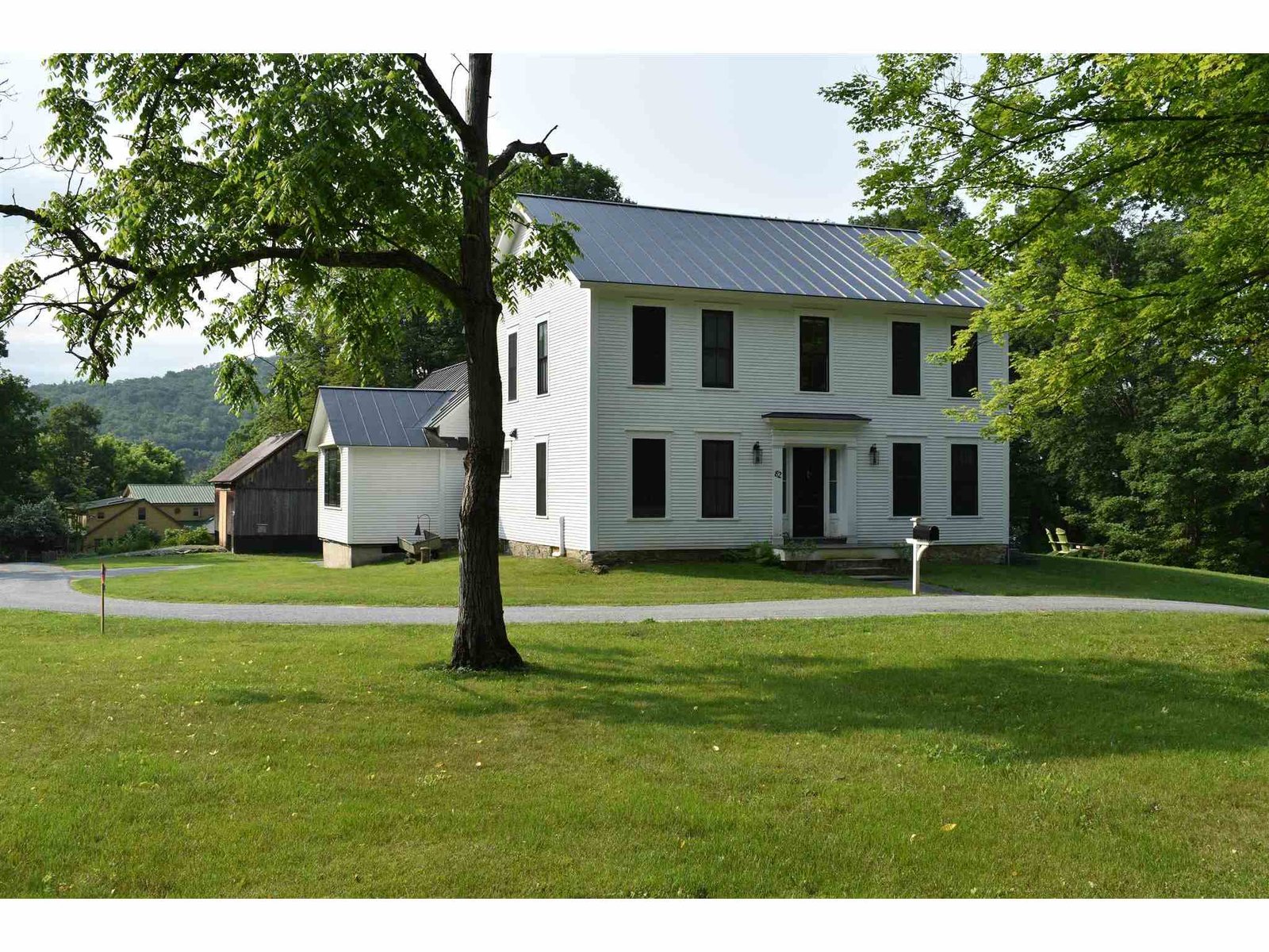 82 Schoolhouse Road