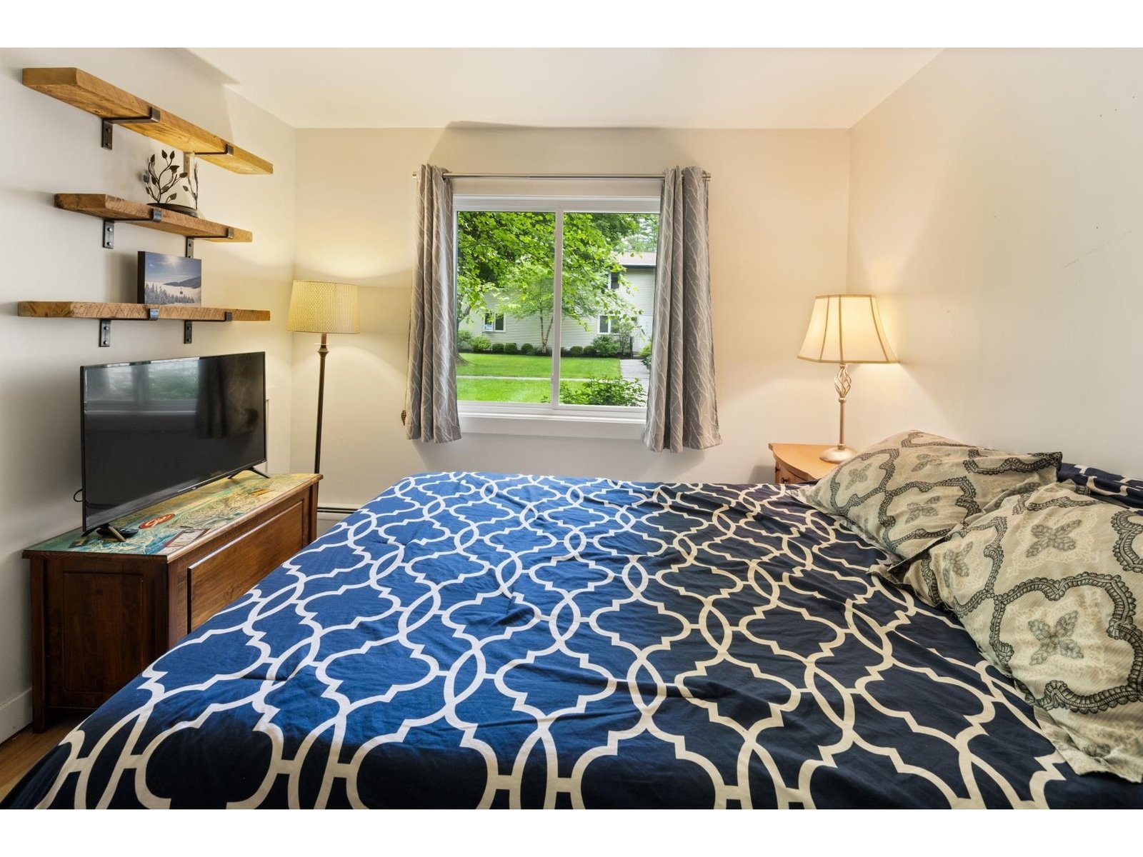 82 Towne Farm Lane, Unit 3