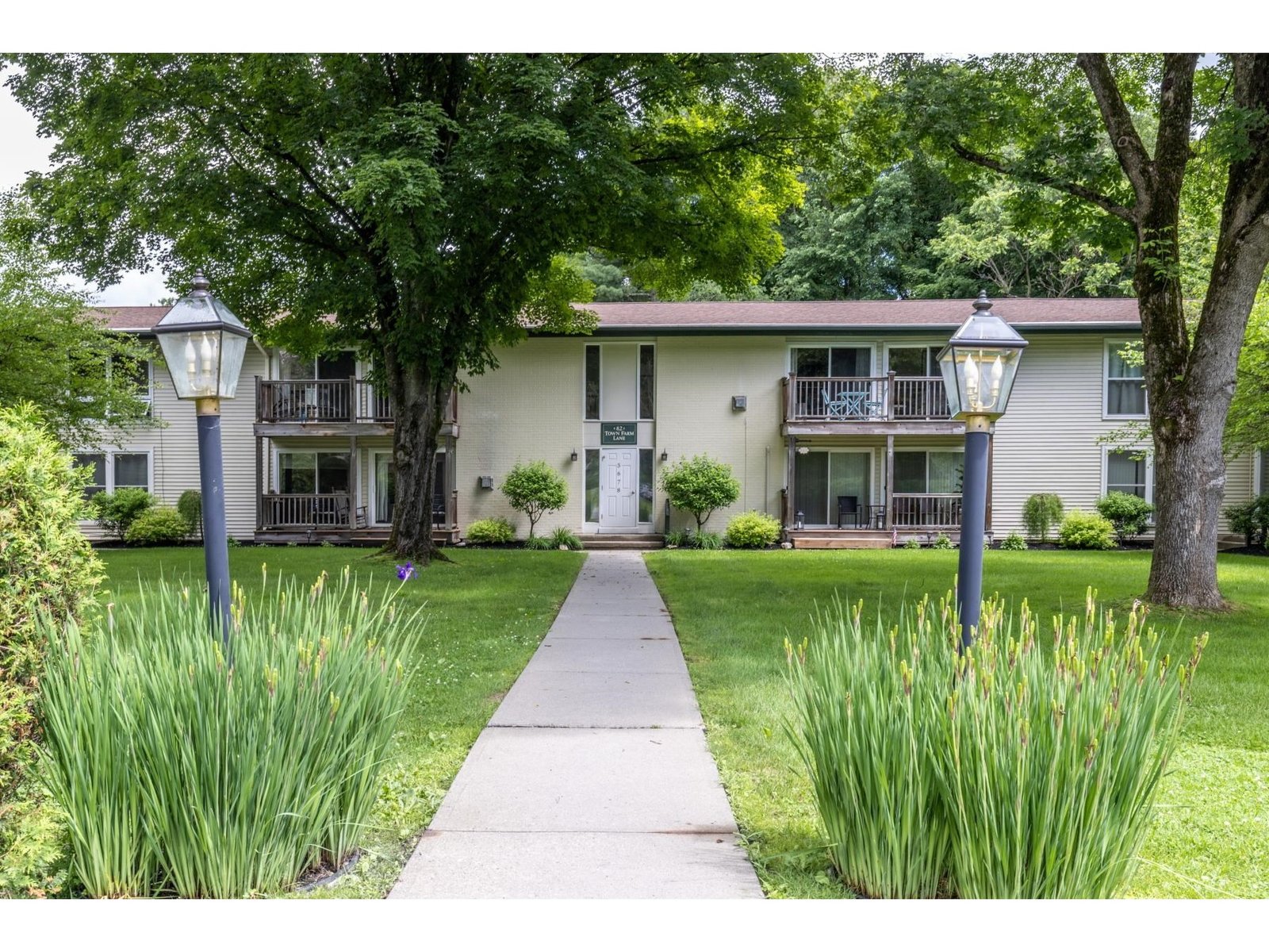 82 Towne Farm Lane, Unit 3