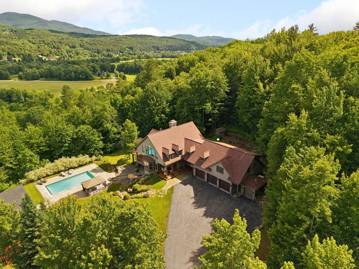 821 Little River Farm Road, Stowe