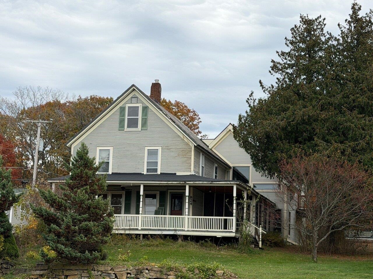 824 East Lakeshore Drive