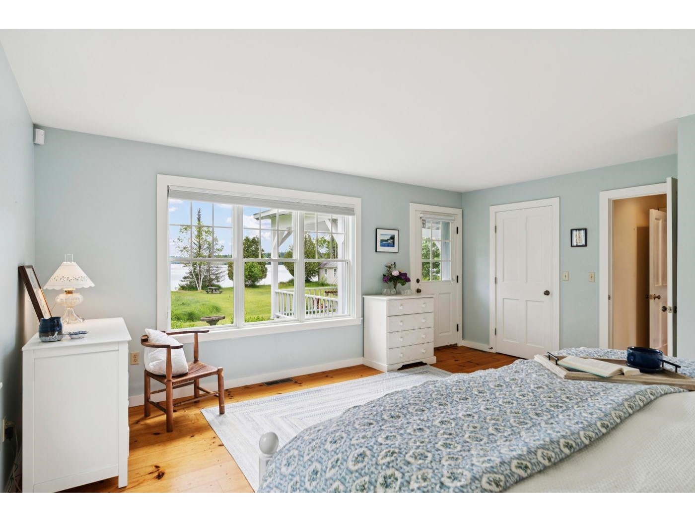 824 North Shore Road