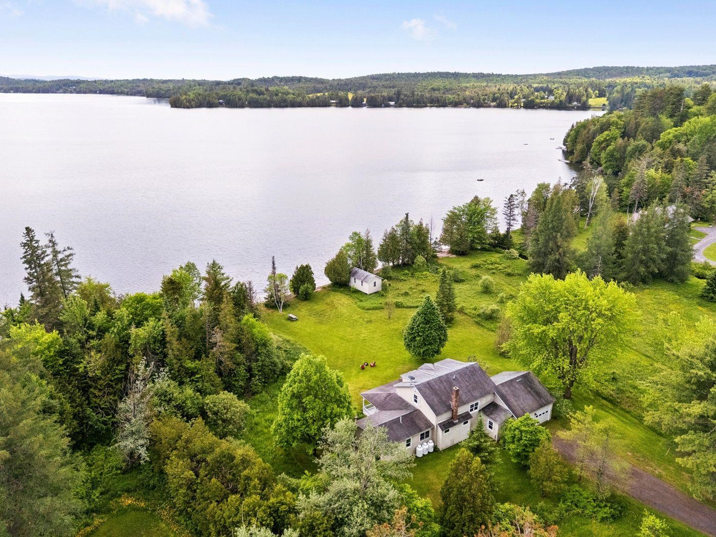 824 North Shore Road