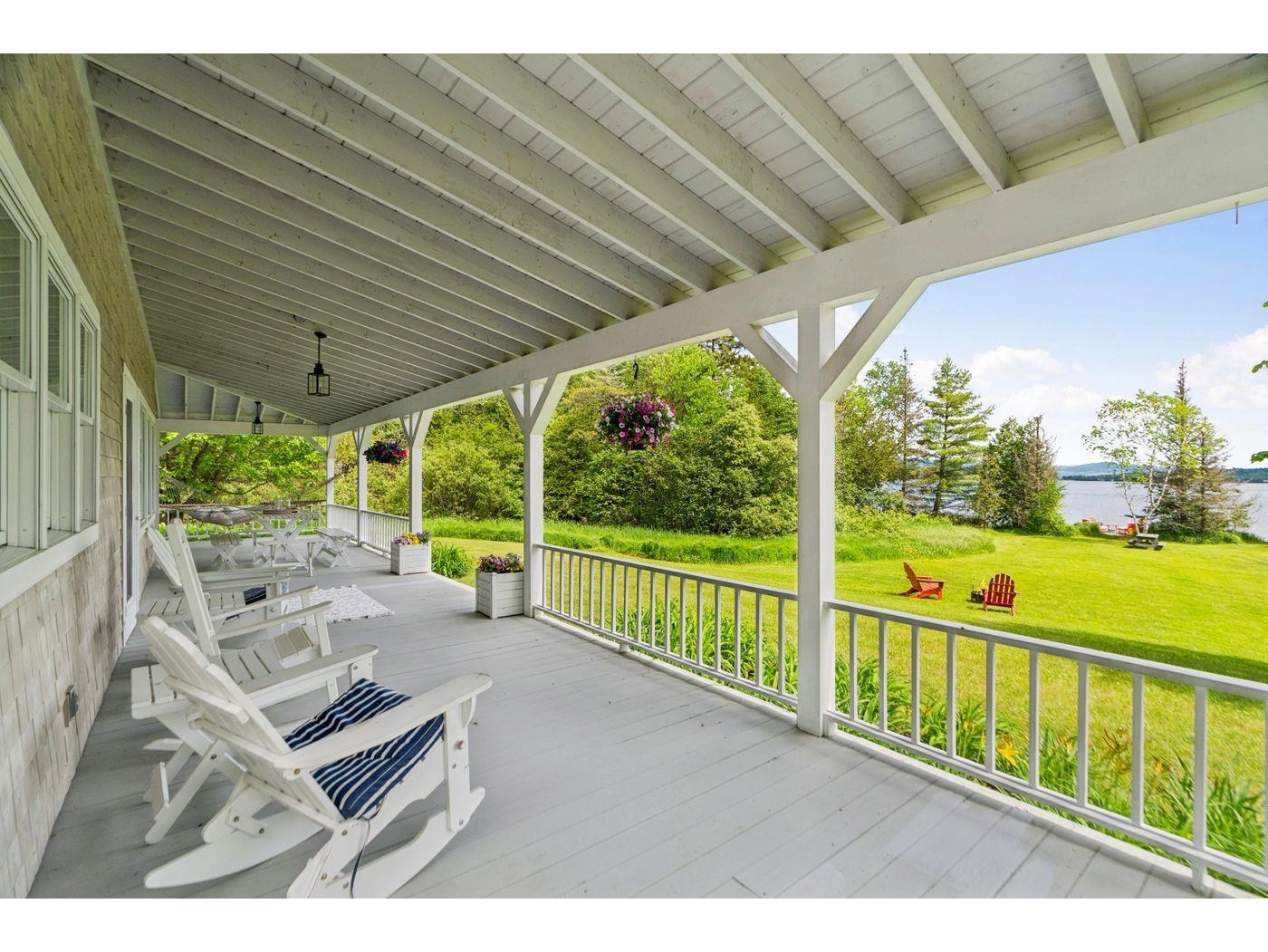 824 North Shore Road