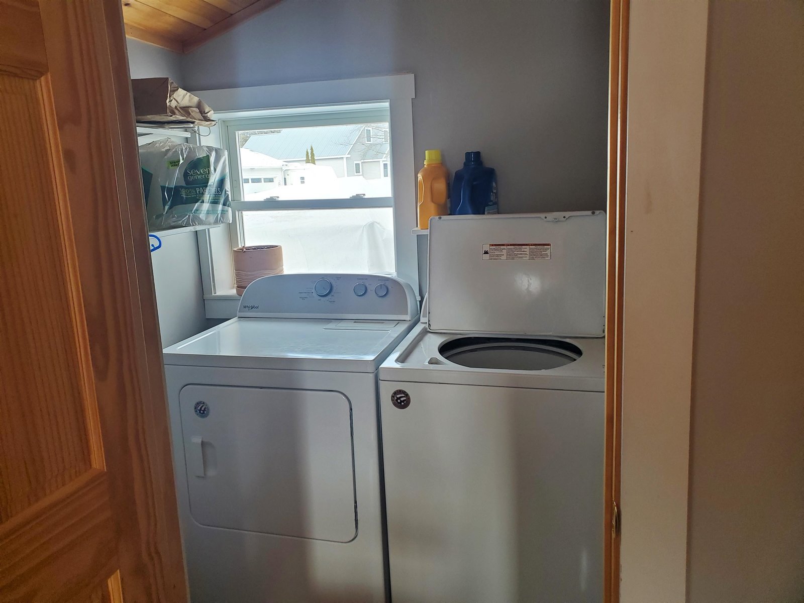 1st floor laundry room