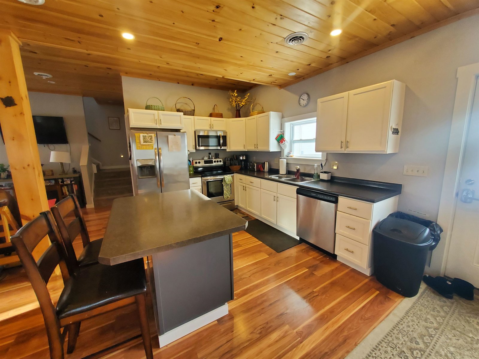 Kitchen island