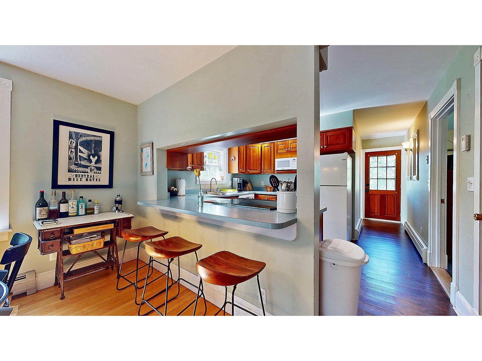 825 South End Road