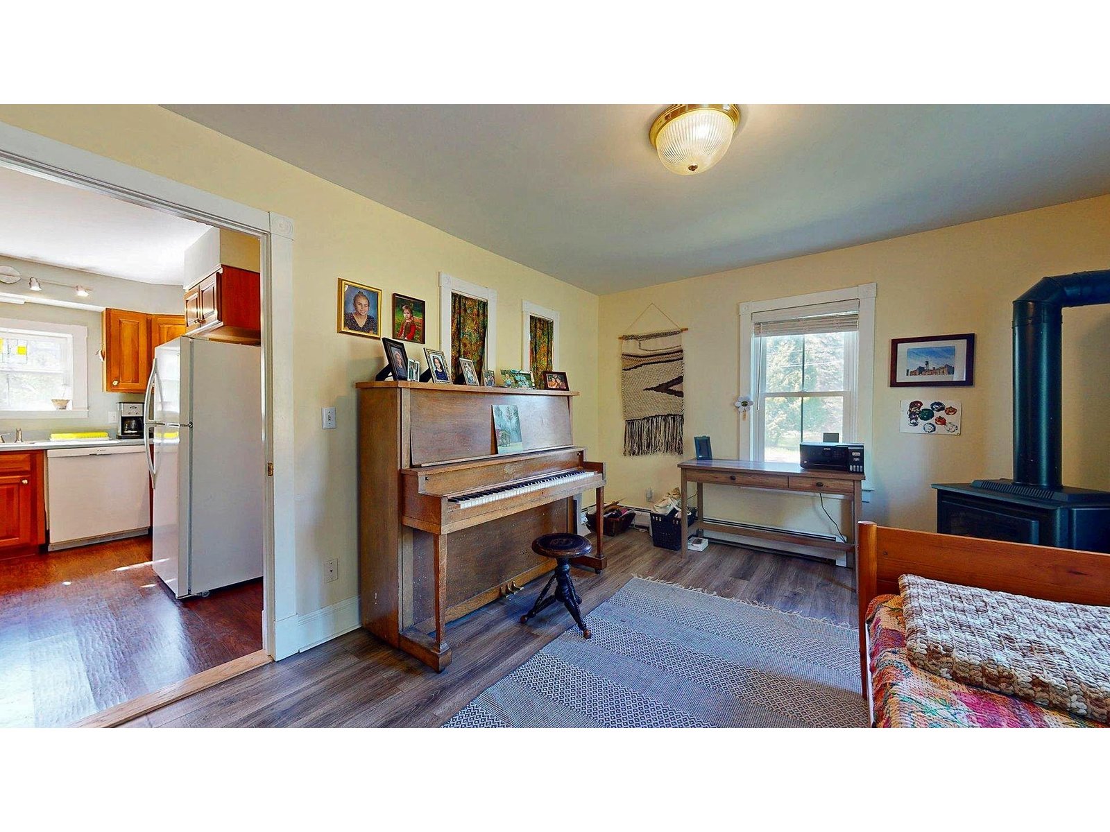 825 South End Road