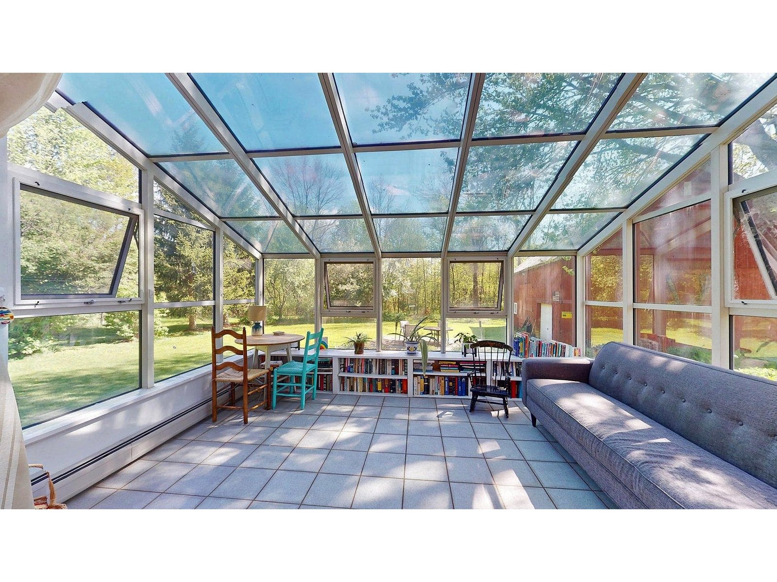 825 South End Road