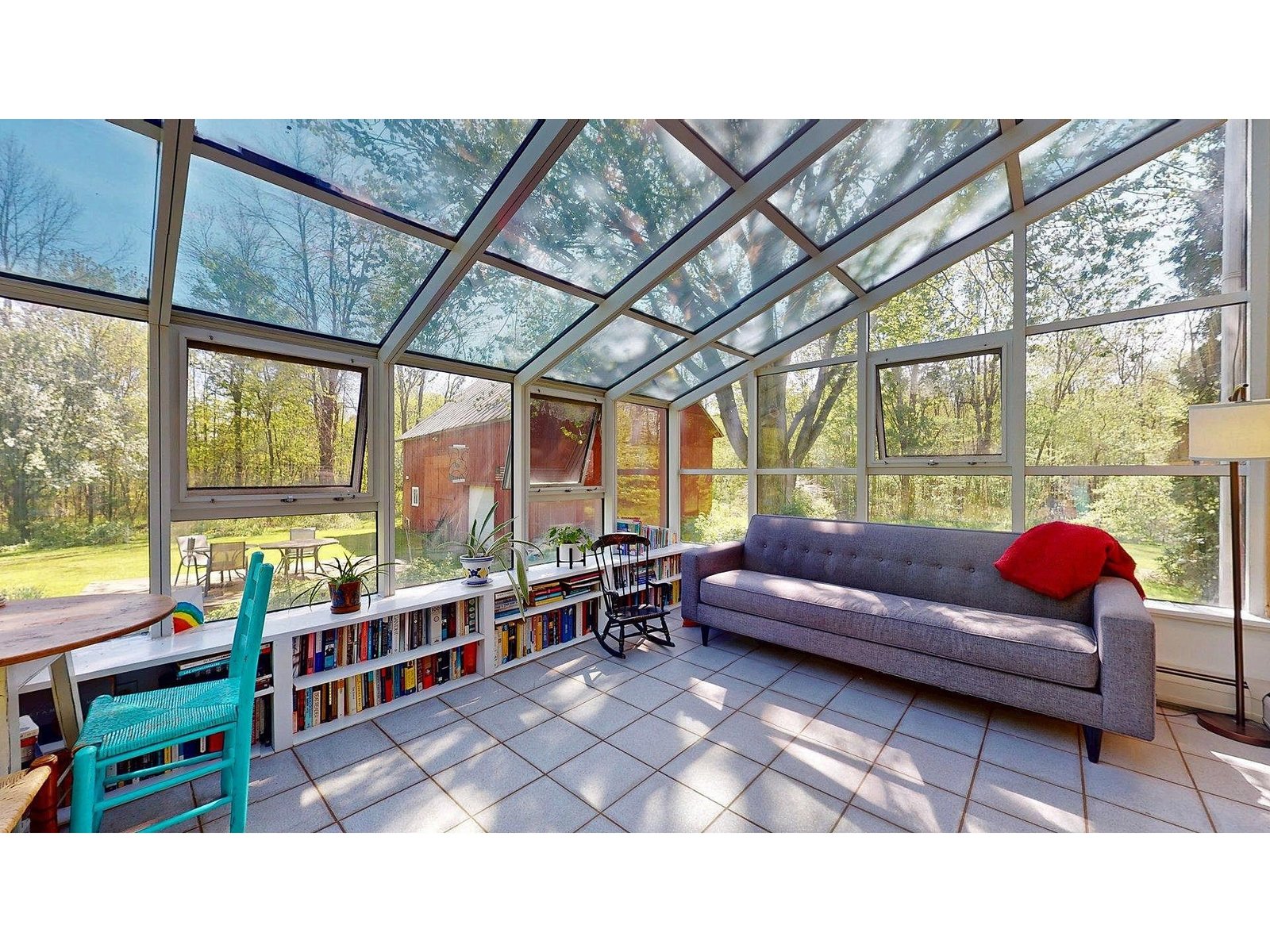 825 South End Road