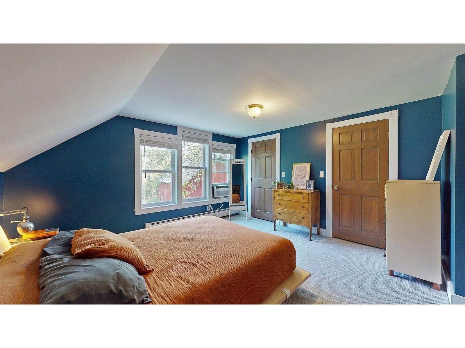 825 South End Road