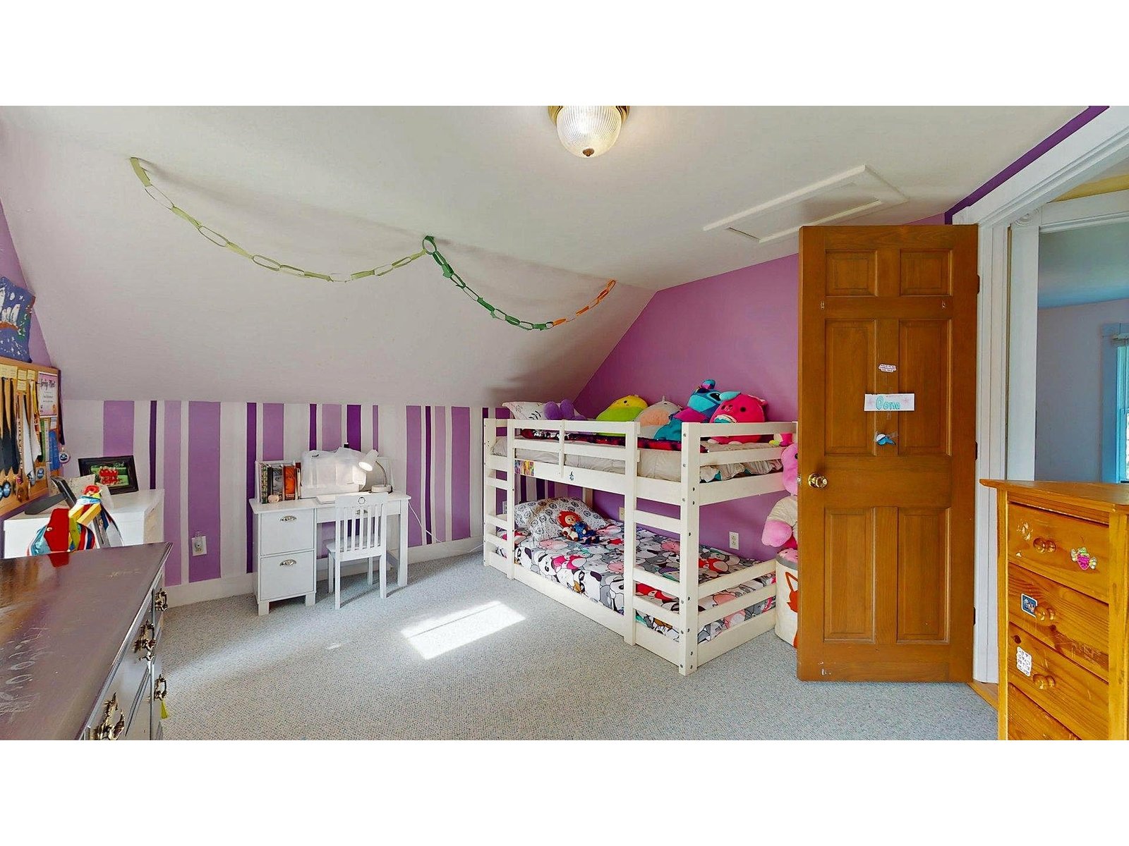 825 South End Road