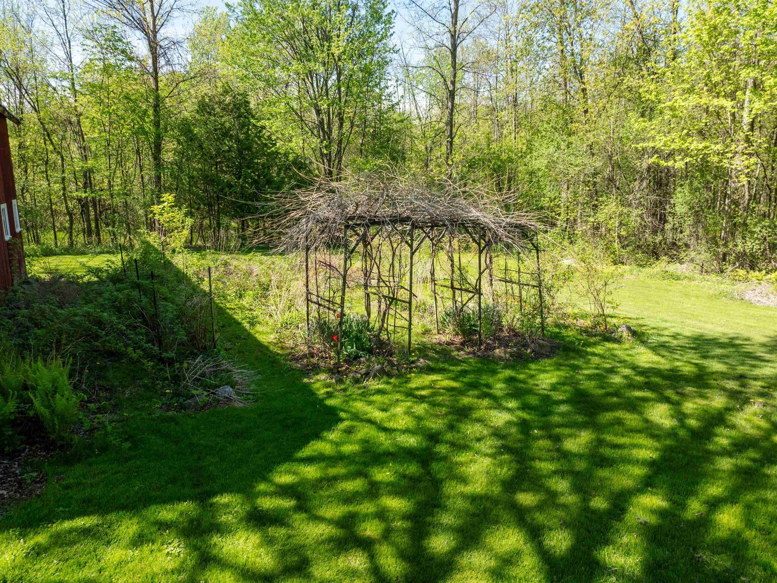 825 South End Road