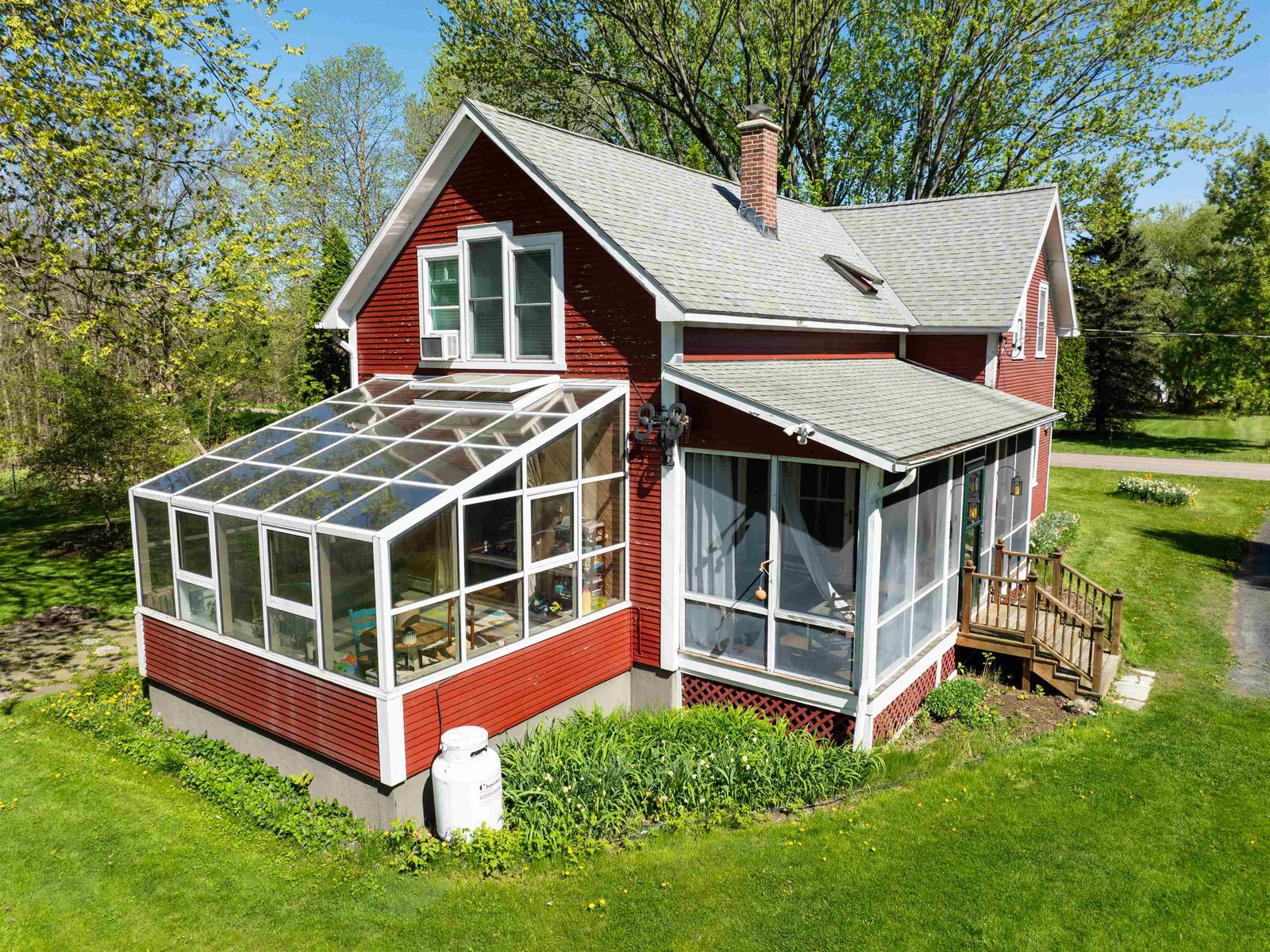 825 South End Road