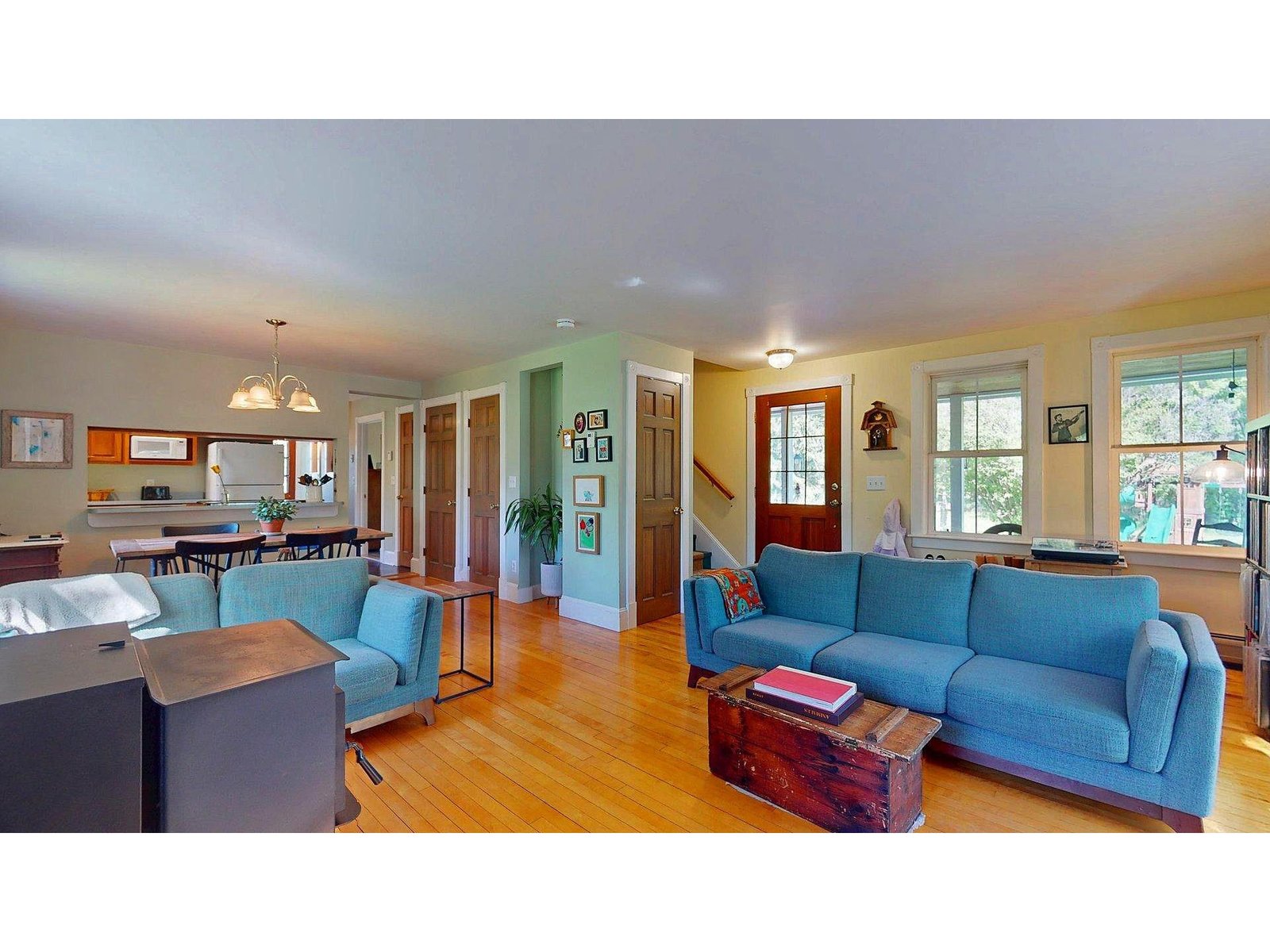 825 South End Road