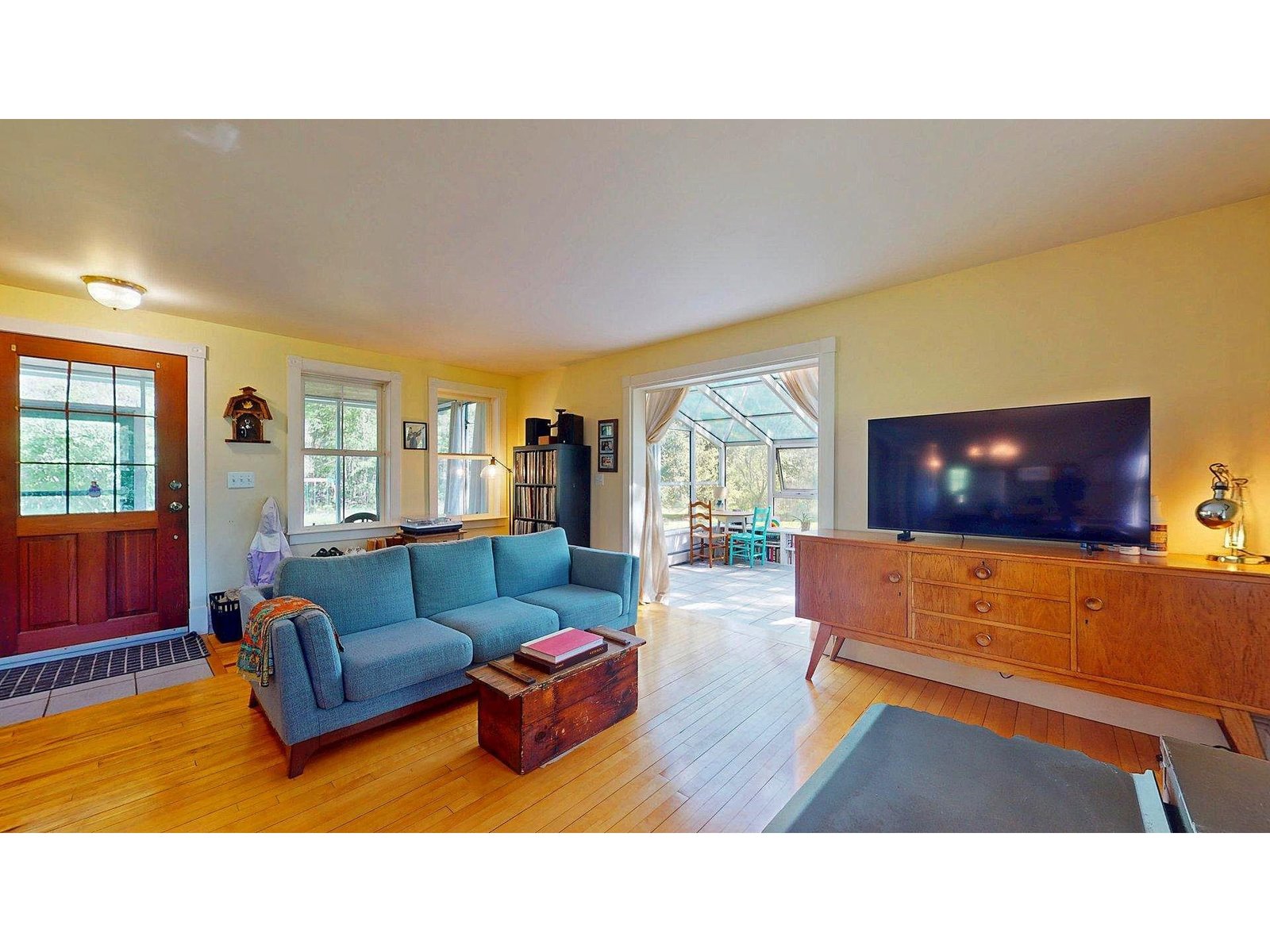 825 South End Road