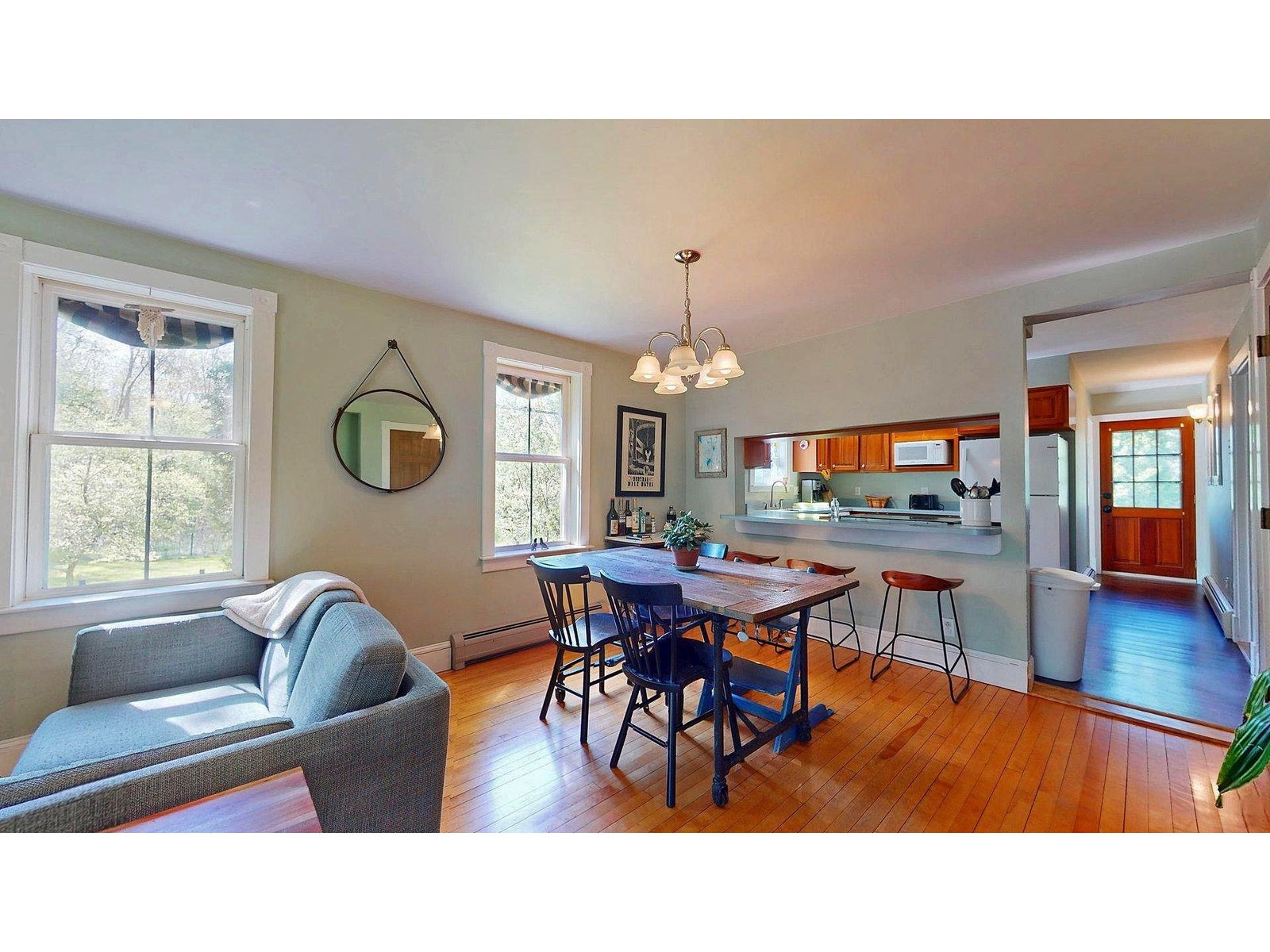 825 South End Road