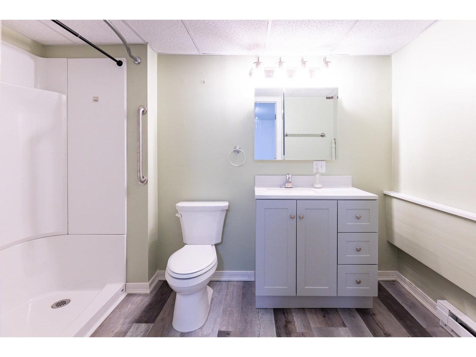 826 Hard Road, Unit B4