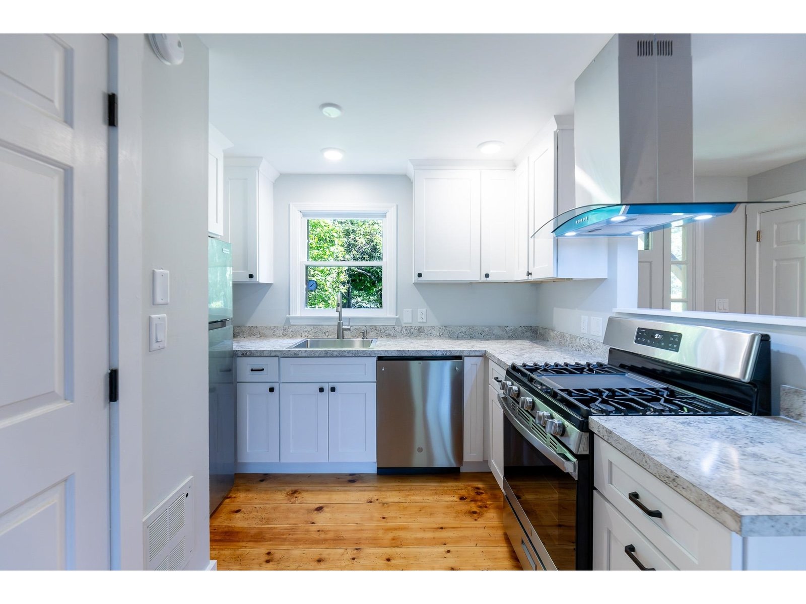 826 Hard Road, Unit B4