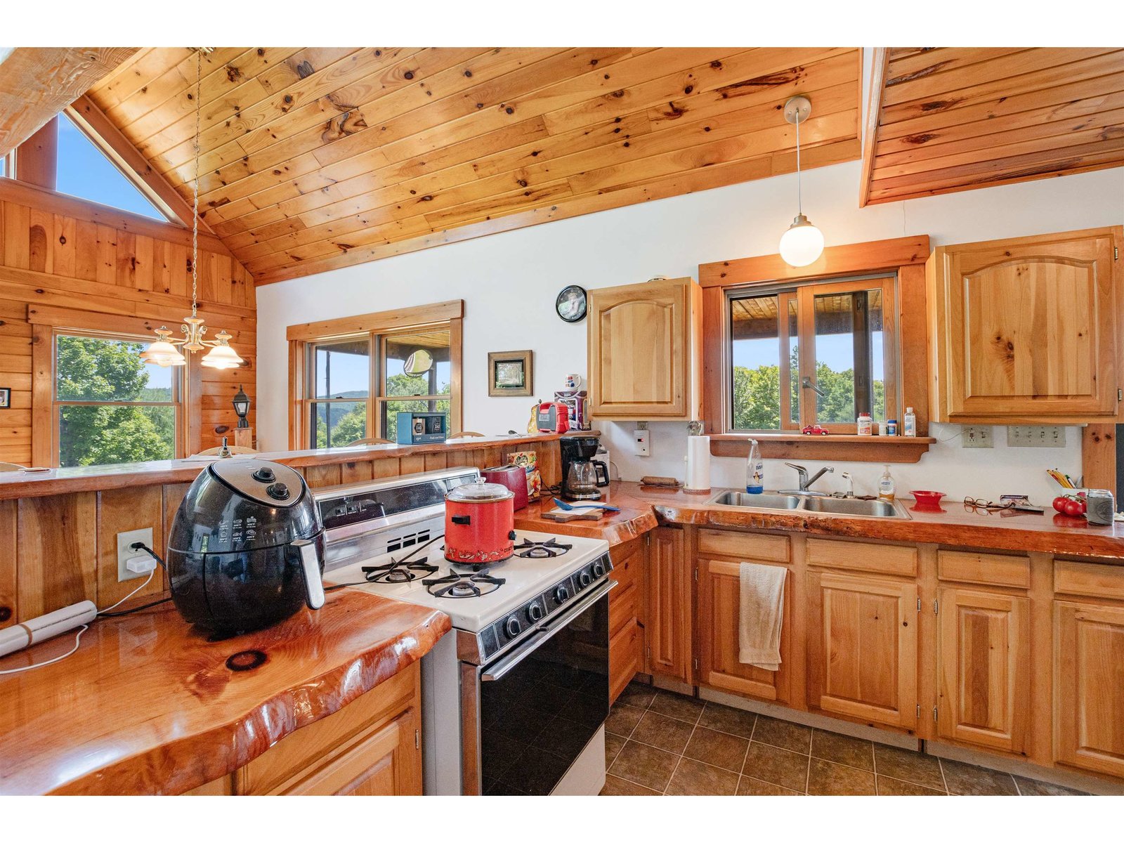 832 West Hill Road