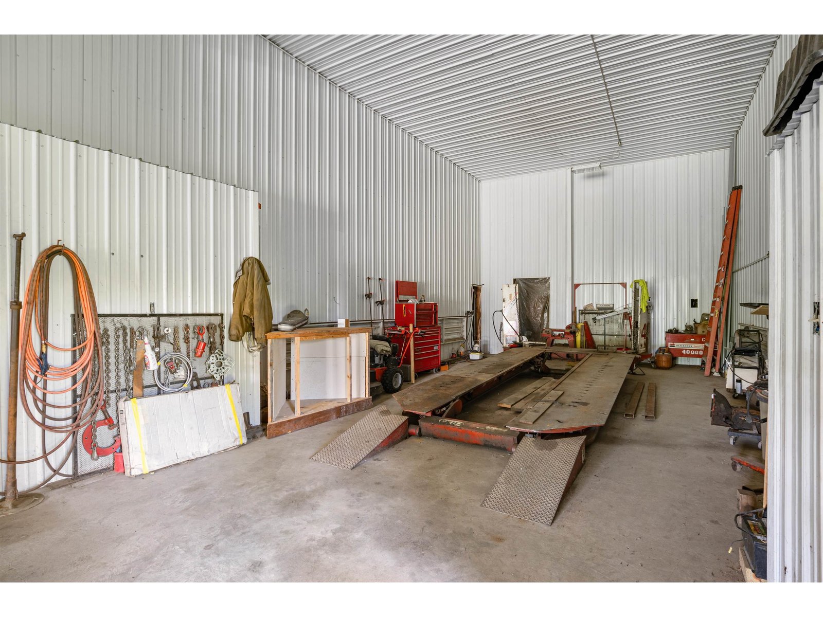832 West Hill Road