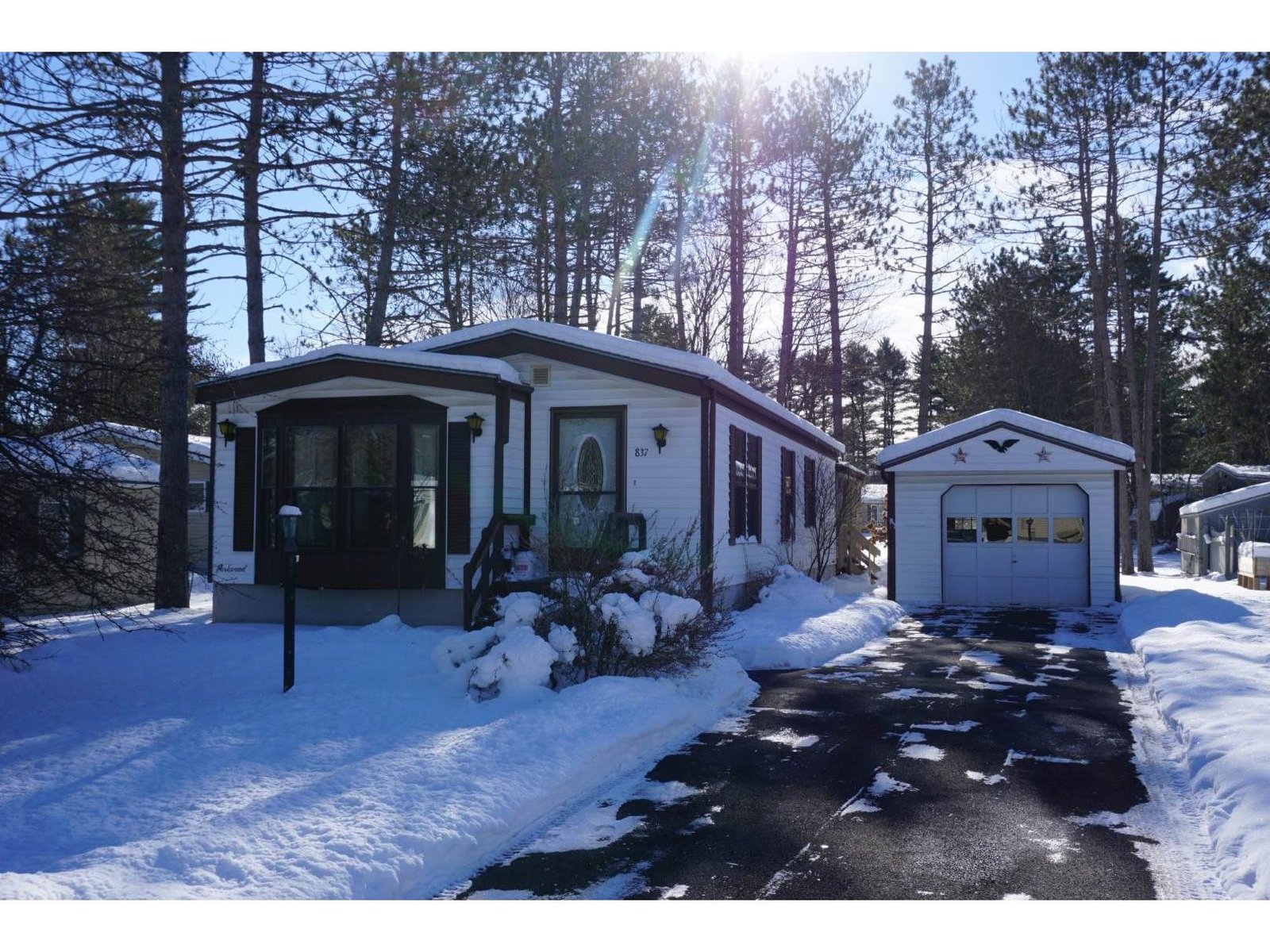 837 Middlewood Road