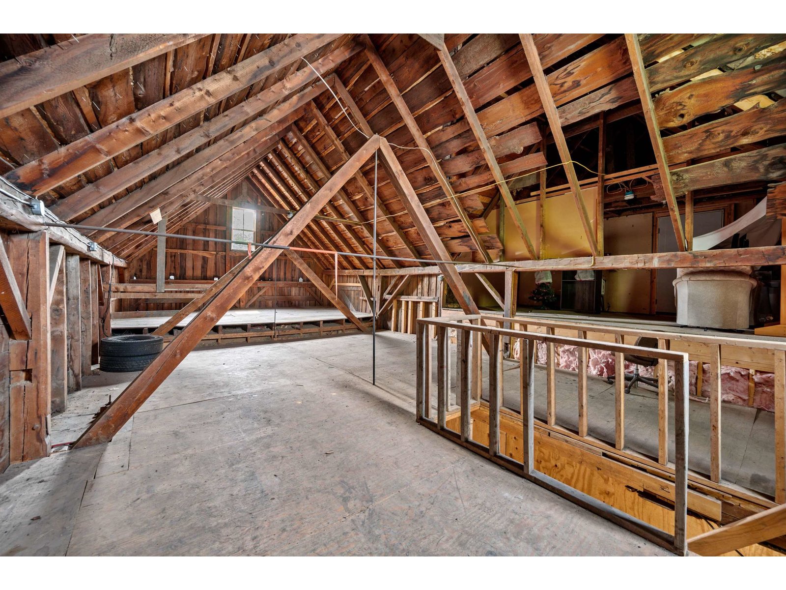 Garage second floor