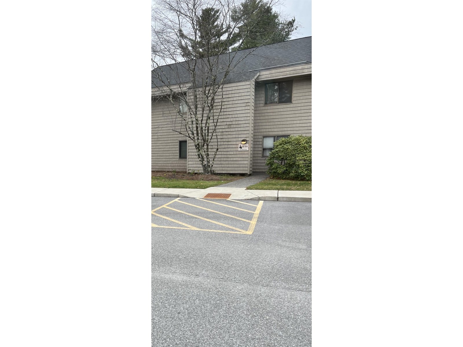 84 Hawthorne Circle