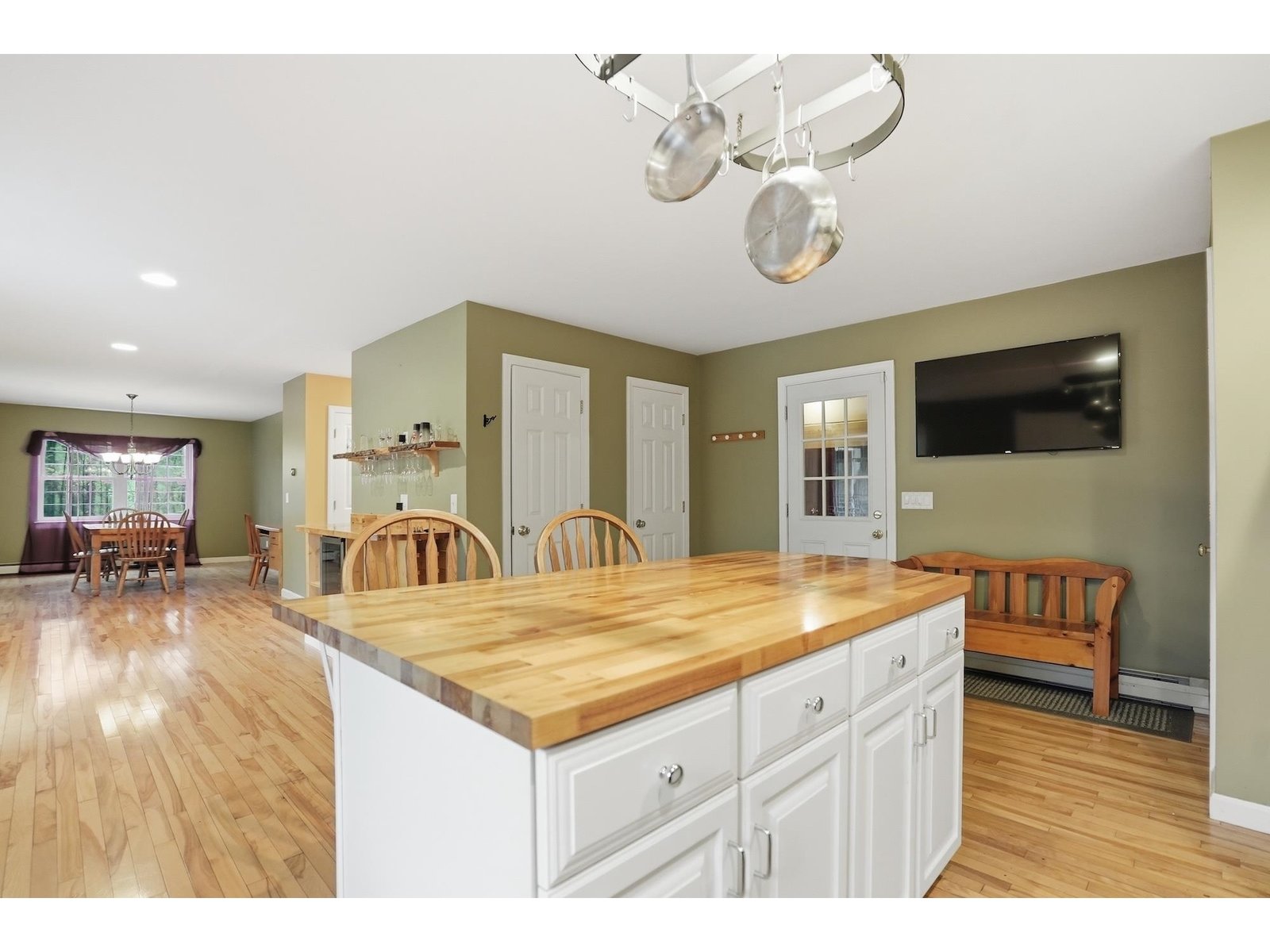84 Long Pond Drive