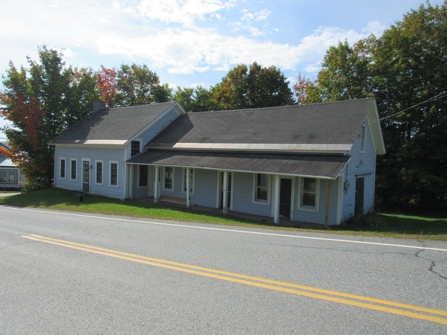 8437 Route 111