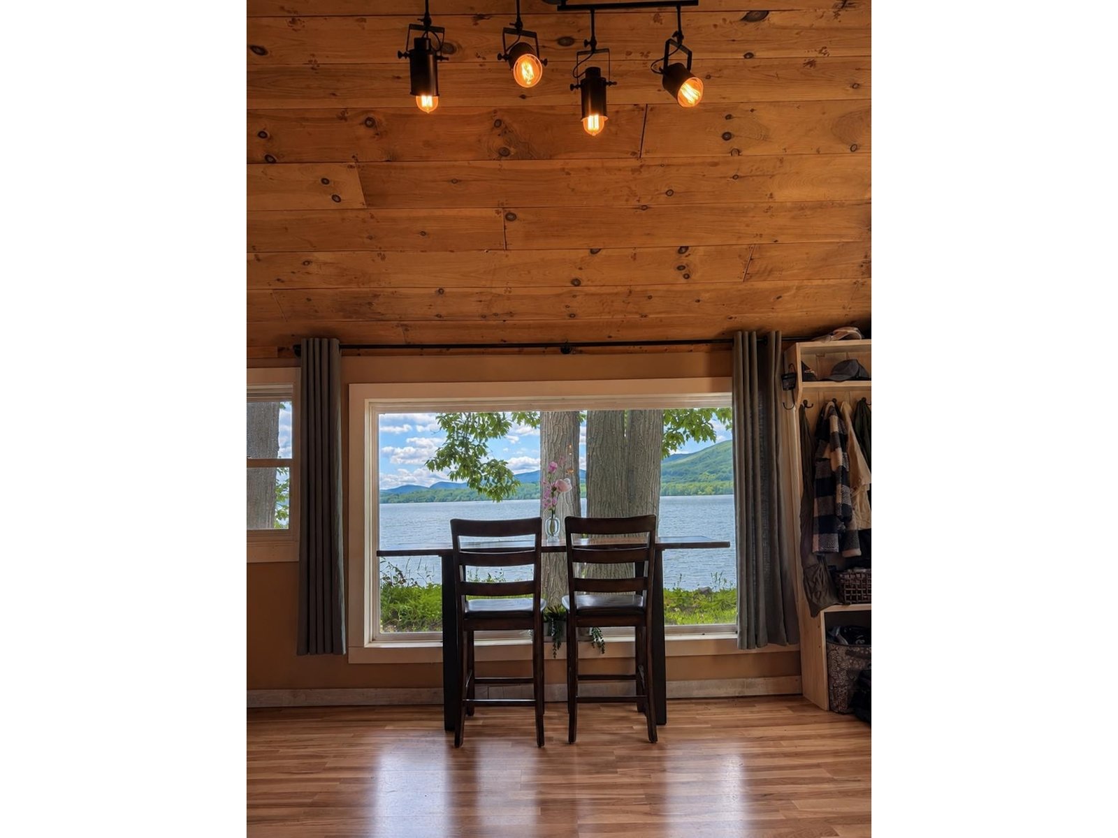 85 Island Drive
