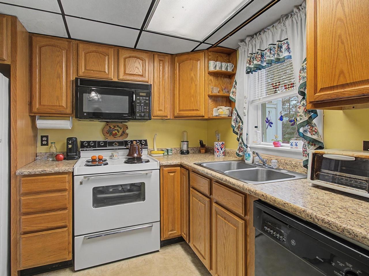 86 Pinecrest Drive, Unit 11 E