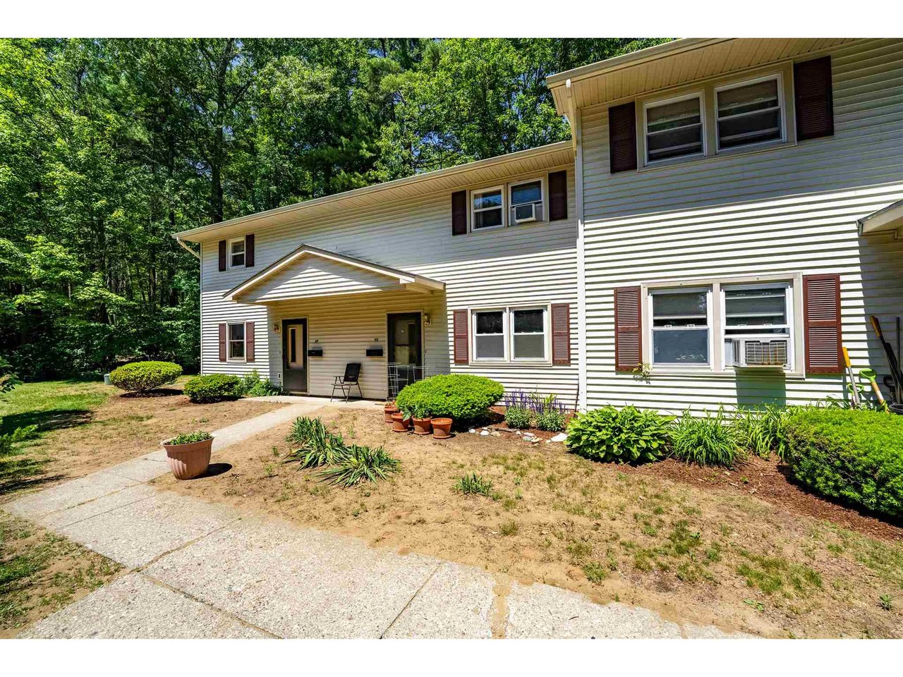 86 Pinecrest Drive, Unit 8E