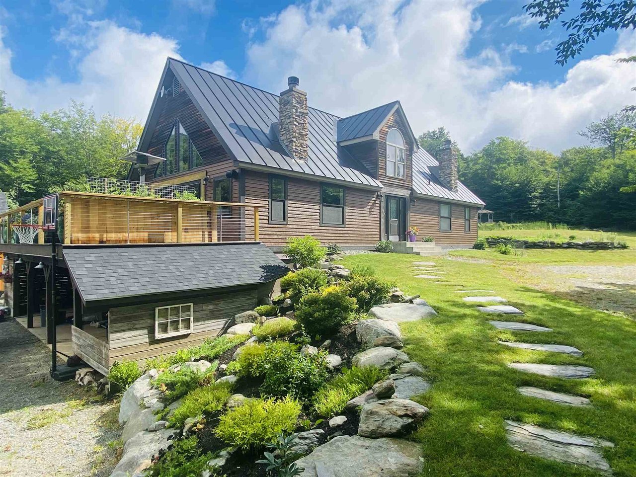 86 Pond Lane