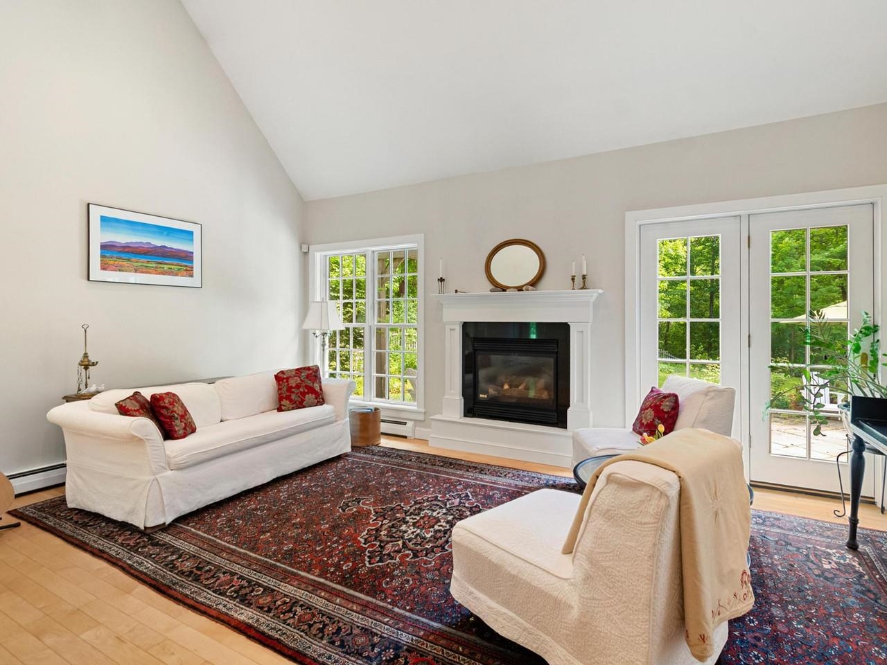 Gas Fire-Lit Family Room