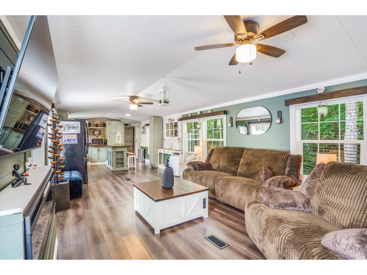 8642 Main Road