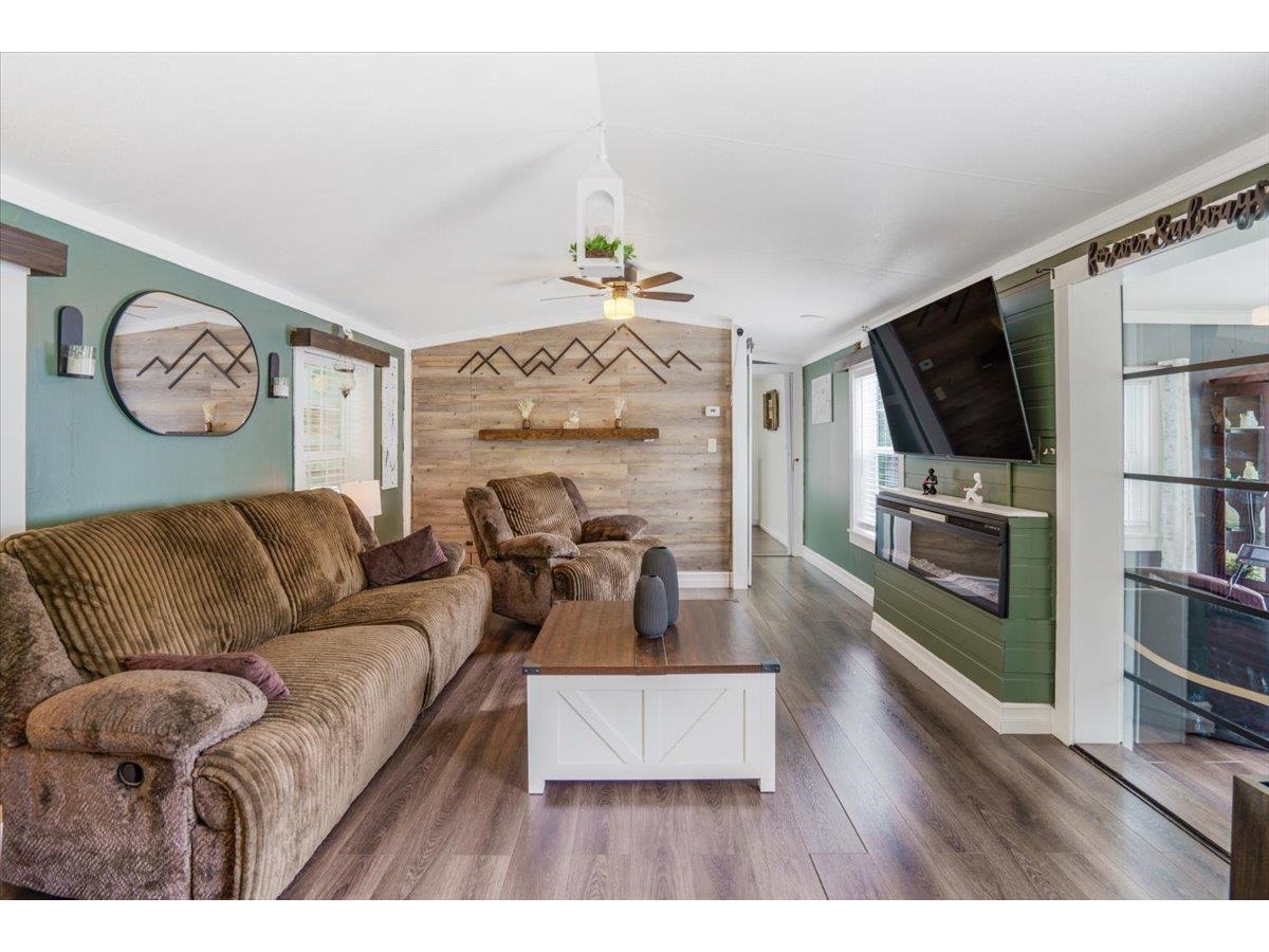 8642 Main Road