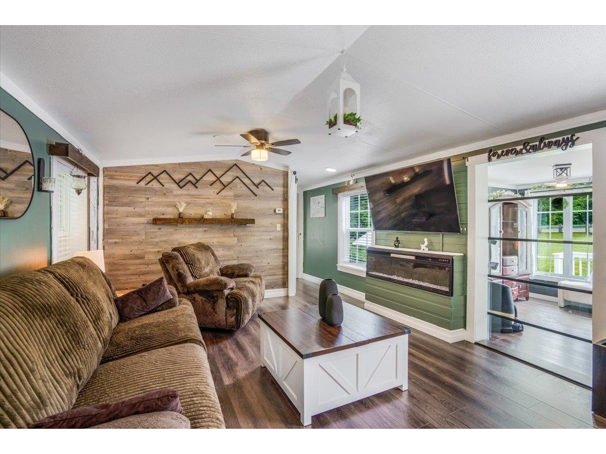 8642 Main Road