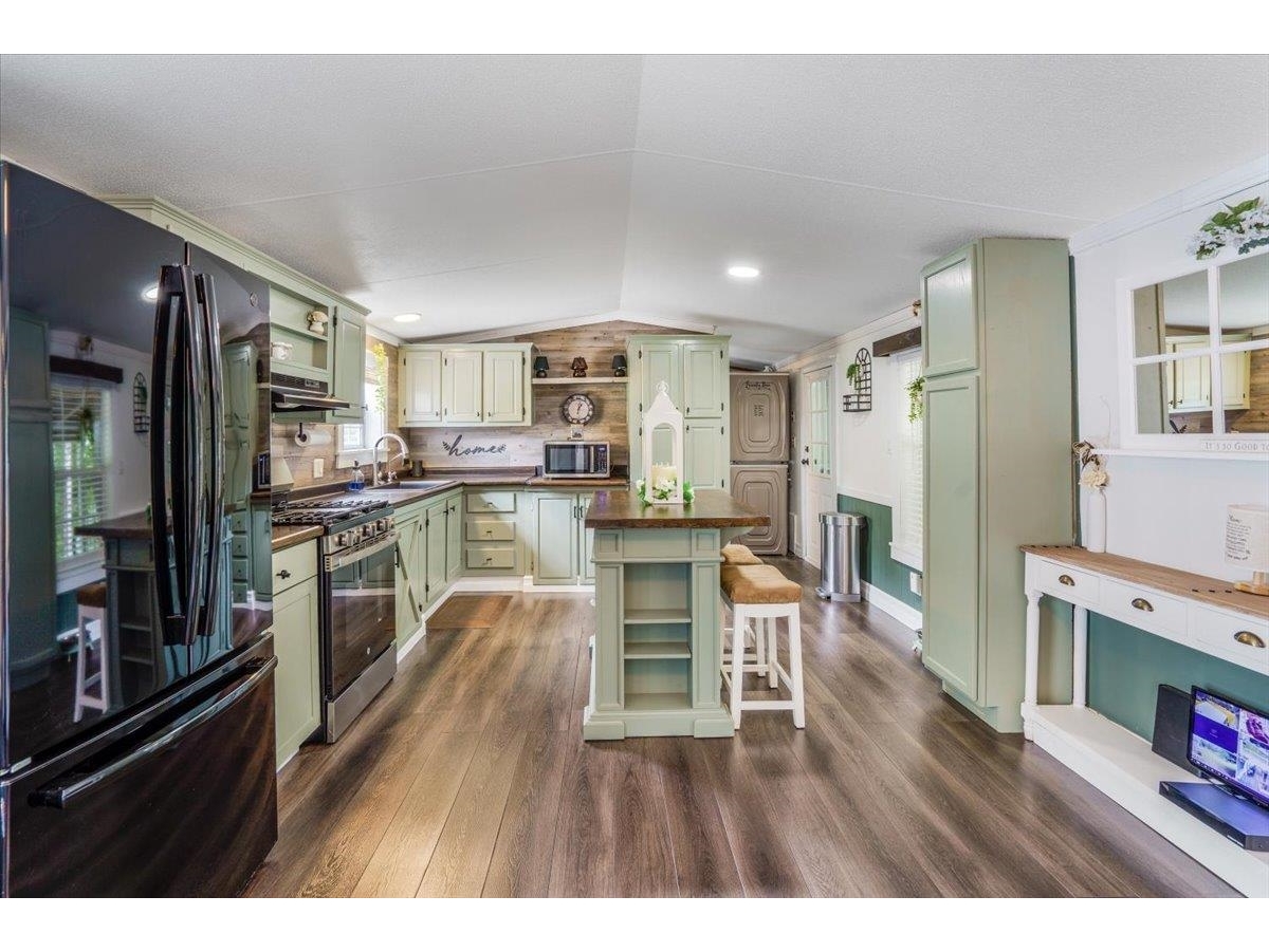 8642 Main Road