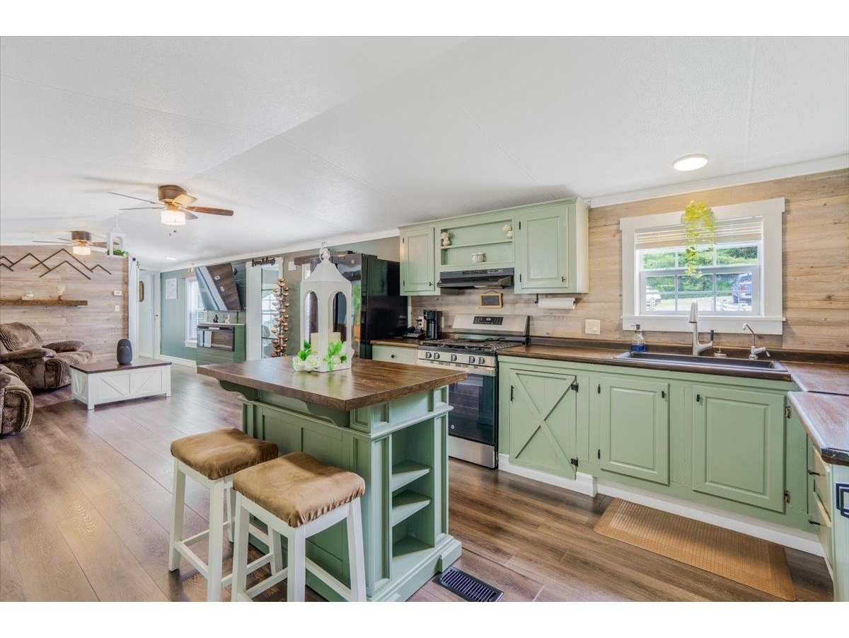 8642 Main Road