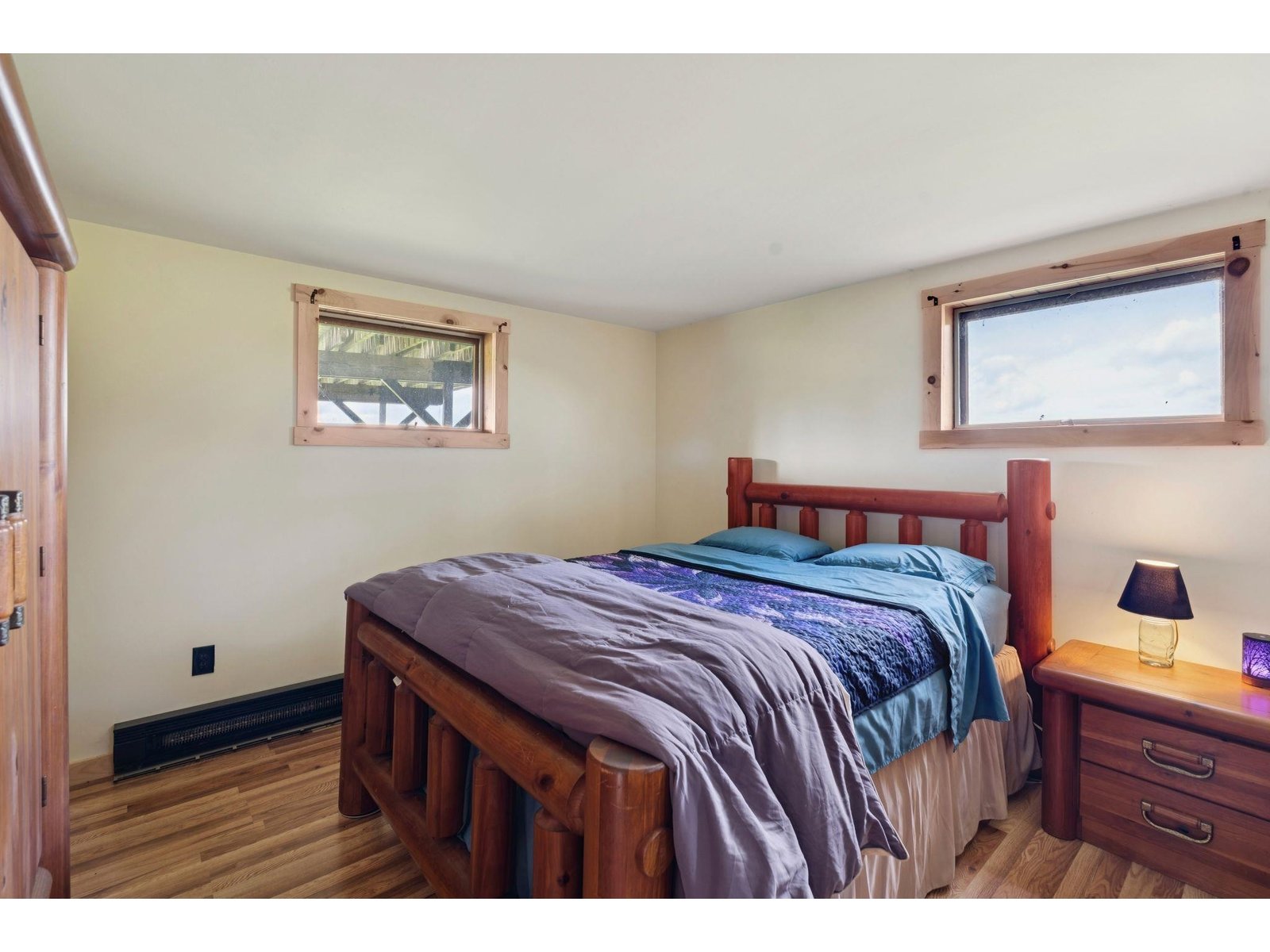 Apt bedroom