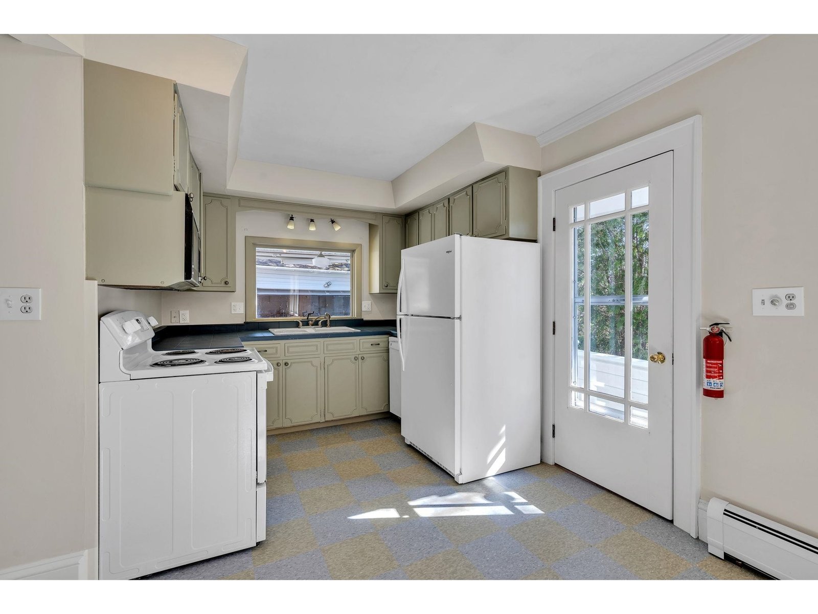 87 Currier Street