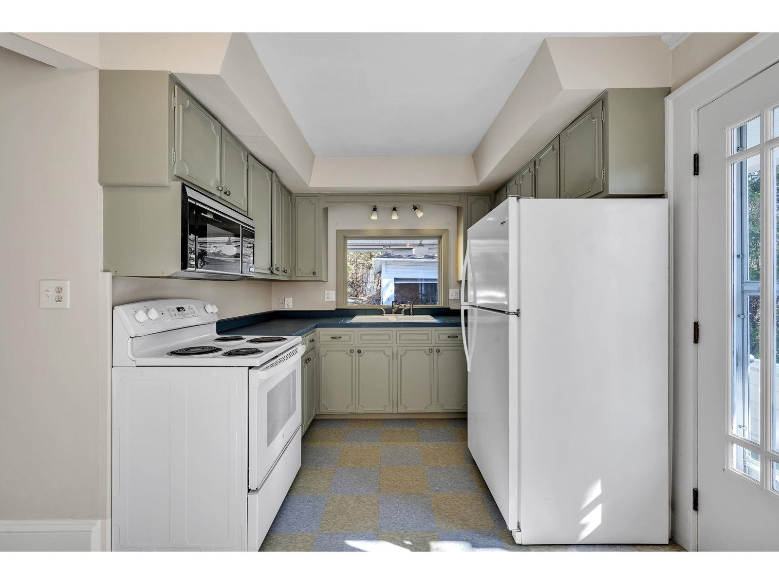 87 Currier Street