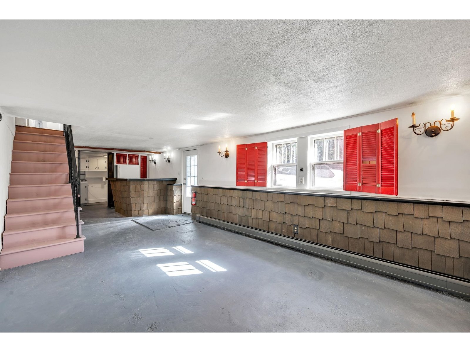 87 Currier Street
