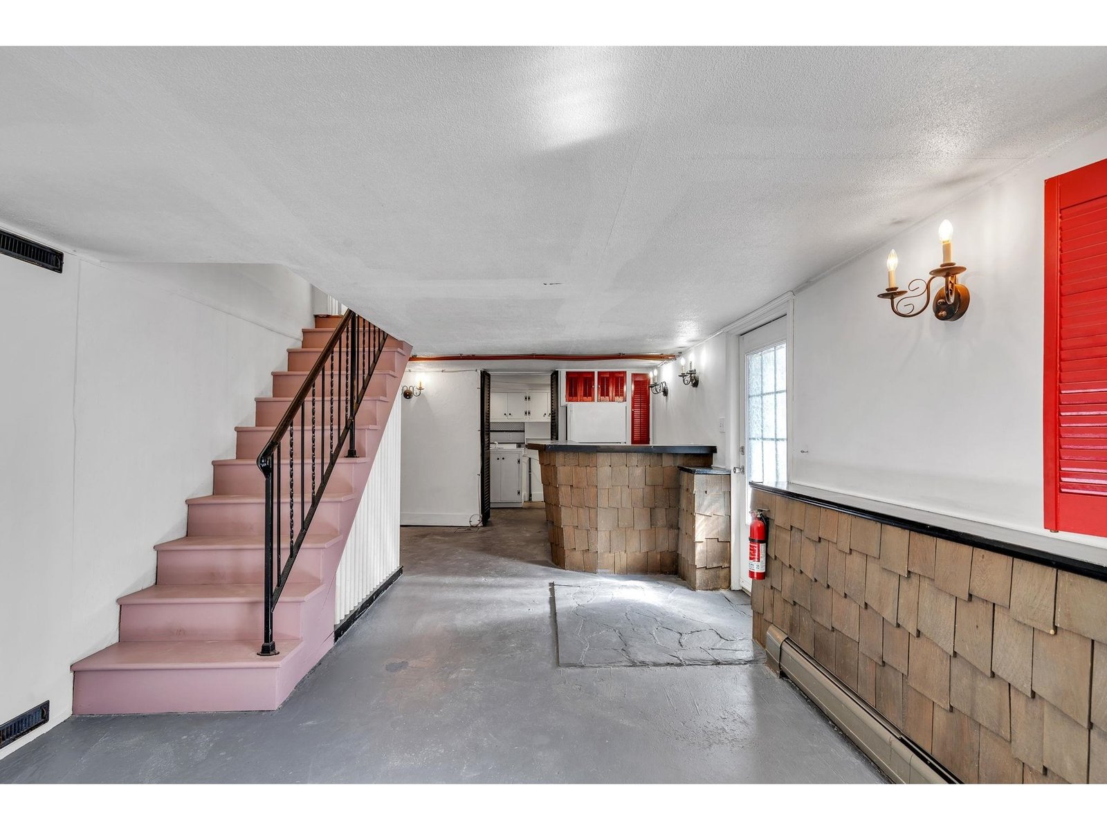 87 Currier Street