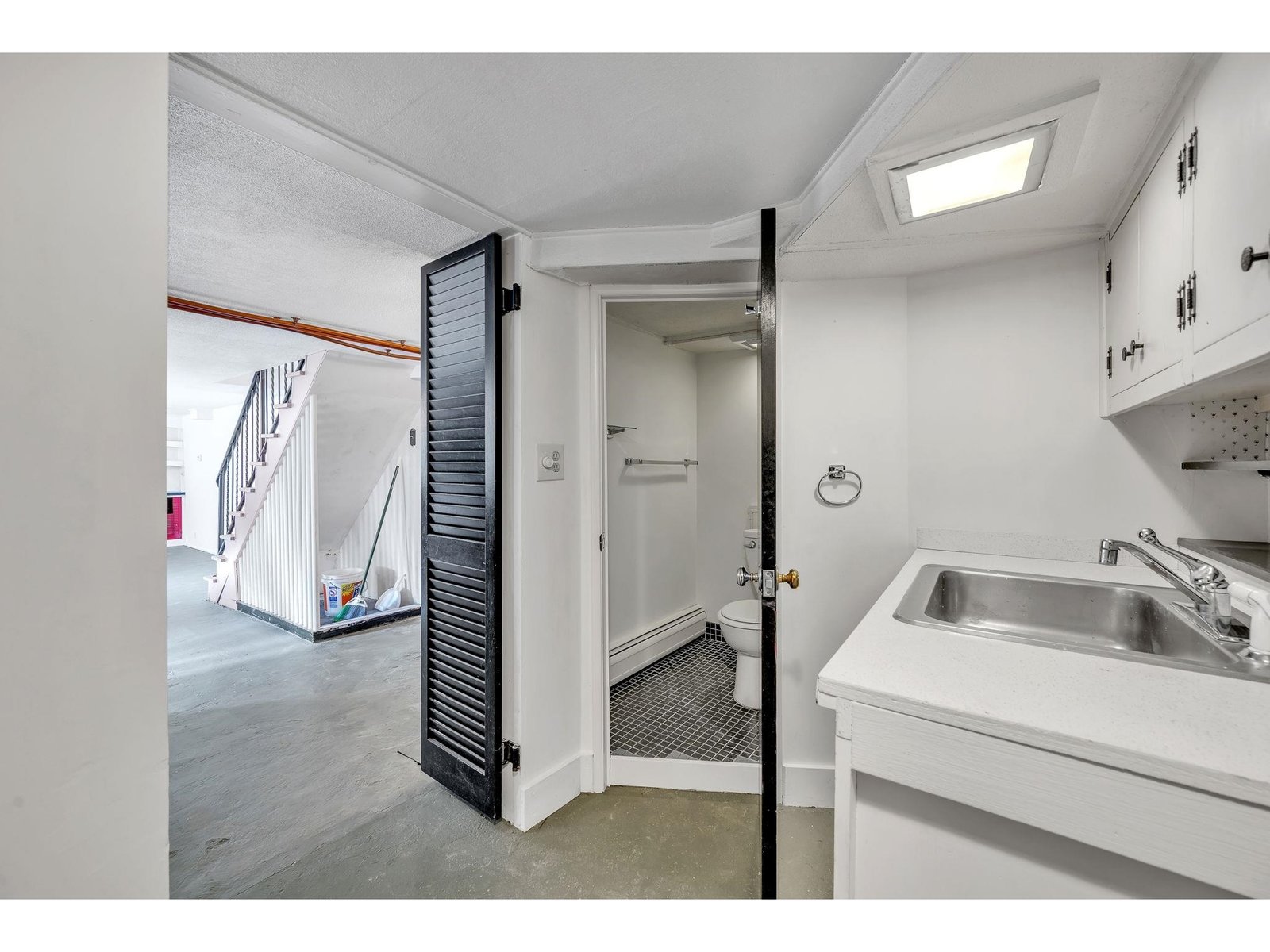 87 Currier Street
