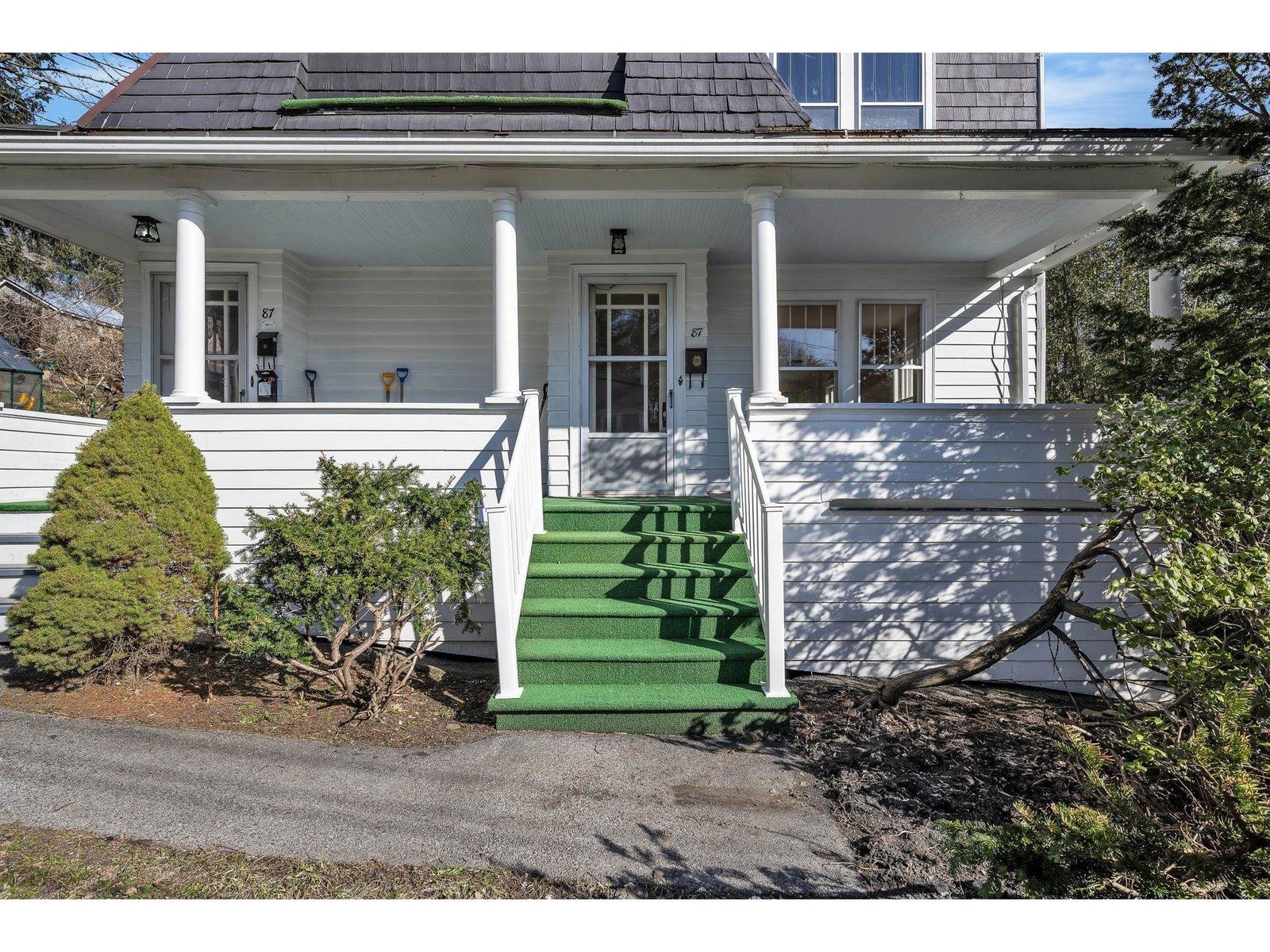 87 Currier Street